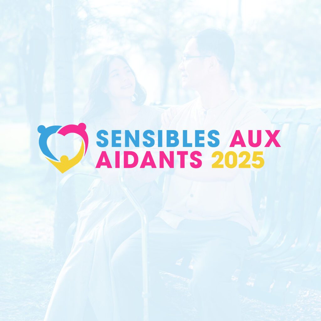 Une jeune femme asiatique assise à côté d'un homme avec un déambulateur. L'image est recouverte d'un léger lavis bleu et le
logo de Sensibles Aux Aidants 2025 apparaît en haut.